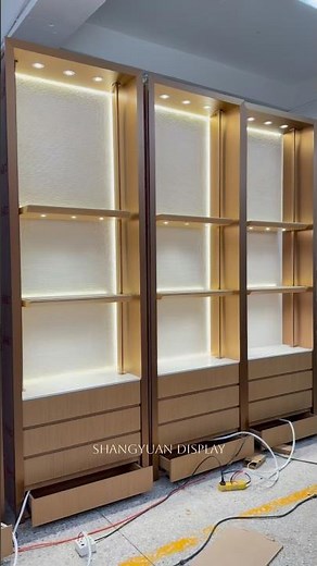 How the Right Wall Display Turns Your Jewelry Store Into a Destination？