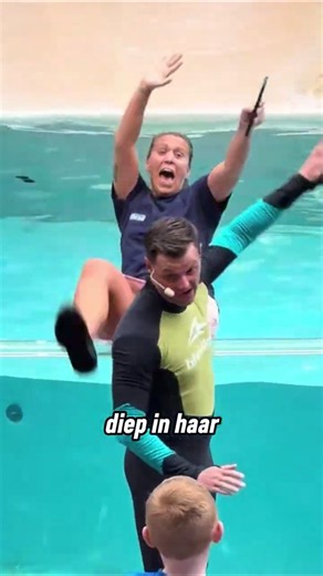 De zeeleeuw redde de vrouw die in het water was gevallen 😲