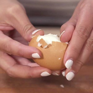 610K views · 1.4K reactions | Rule #1: Don’t trust a string cheese BITER 臘 + more food moments that we just CAN’T STAND! | Food Network | Facebook