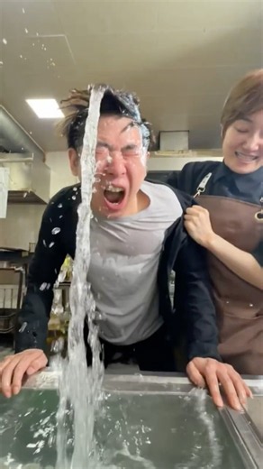 The Waiter Got Scolded By The Boss