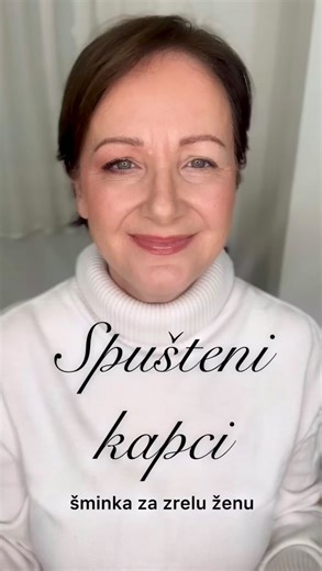 Spušteni kapci 🌸 Do kraja siječnja pripremila sam posebnu akciju 1 1 edukacija šminkanja za osobne potrebe. 👉 Jednu kupiš – drugu poklanjam. Dogovori se s prijateljicom, mamom, kćeri ili poslovnom suradnicom 🤍 Svaka može odabrati svoj program, a plaćate samo jedan. 🎁 Drugu edukaciju možeš odabrati i kao poklon – savršena ideja za nekoga koga želiš razveseliti. Kako funkcionira? ✔️ Kupiš jednu edukaciju ✔️ Javiš mi se mailom koju drugu želiš ✔️ Ja ti za nju šaljem POKLON BON Ako biraš dva raz