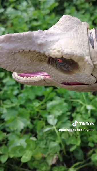 T.Rex Unboxing: Jurassic World Dino Trackers Review