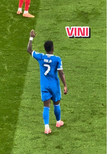 Pitos a Vini y Mbappé en Champions League