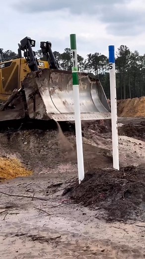 628K views · 4.7K reactions | CAT D8 Pushing #cat #heavywork #catterpillar #construction #heavymachines #heavymachinery #heavyeqvipment #heavydutymachine #heavydutymachine15 #heavymachineinaction | Havy Duty Machines15 | Facebook