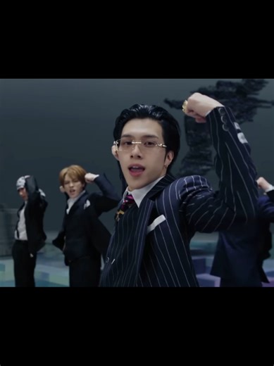 Hit Me Like Big Bands: Hendery's WayV Showcase