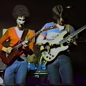 62K views · 1.8K reactions | Scott Henderson & Jeff Berlin #guitar #JeffBerlin #scotthenderson #bassplayer | Shred Music TV | Facebook