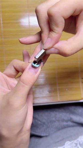 Shine Brighter: DIY Manicure Tips for a Glowing Nail Look
