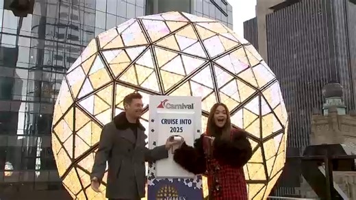Co-hosts Seacrest, Ora reveal resolutions, what to expect for Dick Clark's New Year's Rockin' Eve