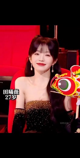 DÀN MỸ NHÂN HOA NGỮ ĐỌ SẮC DƯỚI CÙNG 1 ỐNG KÍNH Nhìn vào loạt clip này mới thấy nhan sấc lẫn khí chất của dàn tiểu hoa sau 85 không phải dạng vừa đâu, U40 rồi mà vẫn áp đảo đàn em. | Thế Giới Hoa Ngữ