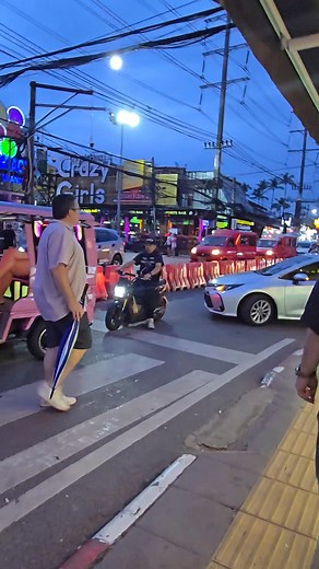 Walking around Bangla Road in Patong 🇹🇭 . #banglaroad #patong #phuket #food #street #walkingstreet | Joey Santini Photography