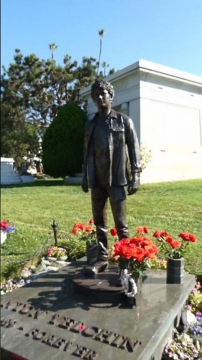 Actor Anton Yelchin Grave Day of the Dead Halloween Hollywood Forever Los Angeles CA Oct 31, 2025