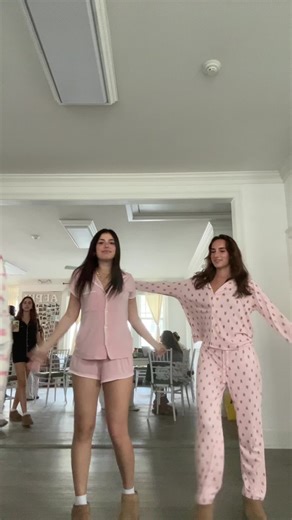 Alex (@allymfkat)’s videos with Girl Meets World Theme song - Disney..soul