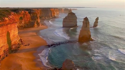 From Red Desert to Ocean Blue: Australia's Vast Views