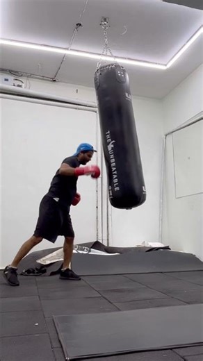 Punching bag #vlog #gym #gymmotivation #viral #gymlife #health #workout