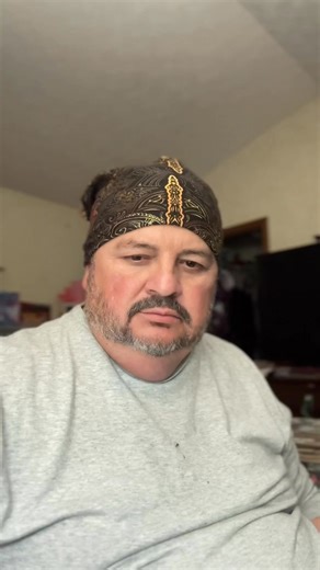 Iggy Garcia Mandriotti on Instagram: "Most people think castanets were born in Spain — and yeah, Spain made them famous, especially in flamenco — but their roots go way, WAY deeper. These little rhythm-makers actually trace back to the ancient Mediterranean. The Greeks, Romans, Egyptians… even the Phoenicians had early versions of these clappers thousands of years ago. Simple instruments made of wood, bone, whatever they had — used for dance, ceremony, and celebration. Over time, the Spanish pic