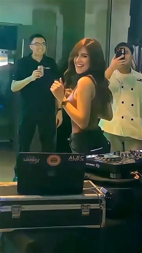 Teri lambo bargi body || World War Song 💖😻 #viral #dance #music #trendingshorts #vayugamer.01#viral