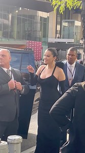 16K views · 227 reactions | Selena Gomez wow!Looking so gorgeous, she had everyone screaming her name in New York () Elder Ordonez #SelenaGomez #reelsfacebook #fashion #newyork #pretty #beautiful #beauty #photooftheday | Elder Ordonez | Facebook