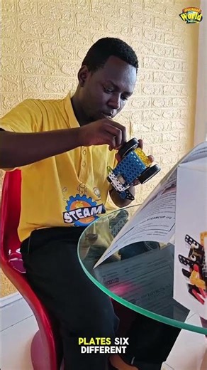 Meet Robotis Play 700. This is a kit where you can build upto 6 robots #educationalrobotics