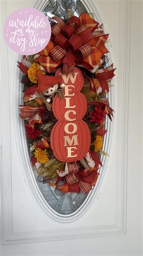This beautiful swag is now available in my shop, #autumnfrontdoordecor #falldoordecoration #fallwreath #thanksgivingwreath #autumnswag #fallswag #welcomefallswag #pumkinwreaths #pumpkinswag