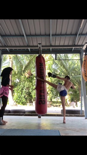 Empowering Women in Muay Thai: Fighter Girl Style