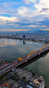 The Legend City Đà Nẵng - Vị trí: Đầu cầu Rồng Đà Nẵng, với 4 mặt tiền ( Gồm : Võ Văn Kiệt - Ngô Quyền - Lý Nam Đế - Mai Hắc Đế ) - Chủ Đầu tư : Công ty TNHH Một Thành Viên VIPICO - ROX VILING - Đơn vị kiến trúc: HBA Architecture - Tổng thầu thi công: Central - Build Trust - Loại hình: Căn hộ - Khách sạn và Trung tâm Thương mại - Diện tích: 11.487 m2 - Mật độ xây dựng: 60% --‐---------‐------------------ ❇️ Quy mô : 2 Block - Toà Khách sạn : Cao 25 tầng, khối đế cao 5 tầng - Toà Căn hộ: Cao 29 t