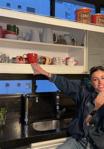 Meu cantinho do café ganhou uma atualização ☕️🤎 A cafeteira nova minha coleção de canecas, e o melhor: encontrei tudo na @Shopee Brasil 🛒✨ #Publicidade
