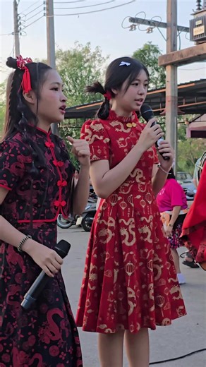 ท่องเที่ยวที่ถนนคนเดินเกาะโพธิ์