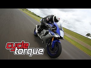 2015 Yamaha YZF R1 and YZF R1M