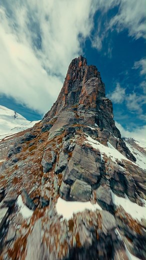 Hasta la cima no paramos… ¡De capturar! 🤩 Gracias a la #GoProHERO13 Black el viaje fue más sencillo y hermoso 📹: @vidaderogi #GoPro #GoProPe #Montaña #Paisaje | Gopro Perú