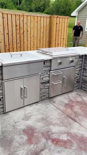 A U-shaped layout that reveals something new at every angle.