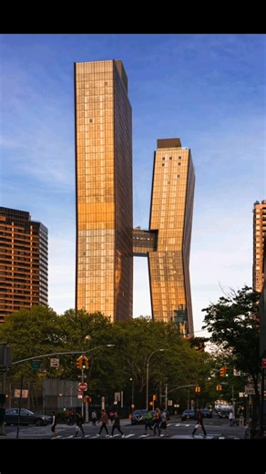 The Copper Building – New York The Copper (formerly known as The American Copper Buildings) is a striking set of residential skyscrapers located on the East Side of Manhattan, New York City. 🔹 Key Details: Name: The Copper (originally American Copper Buildings) Location: 626 1st Avenue, Manhattan, New York, NY Architect: SHoP Architects Developer: JDS Development Group Completed: 2017 Height: East Tower – 540 ft (164 m), West Tower – 470 ft (143 m) Number of Floors: 48 (East), 41 (West) Materia