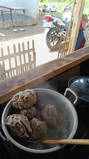 bner" gak masuk akal 3 orang tp pesen bakso nya15 porsi 😱