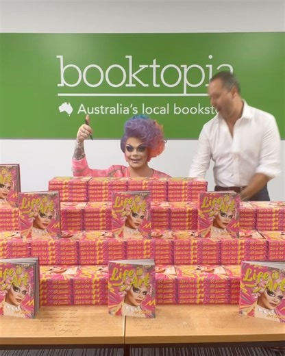 My debut book: LIFE IS ART is now shipping! 📖 I popped into @booktopiabooks HQ and signed a bunch of copies for you all - everyone who preordered will receive one, plus I did some extras for those that order now 😍 available exclusively on @booktopiabooks | Art Simone