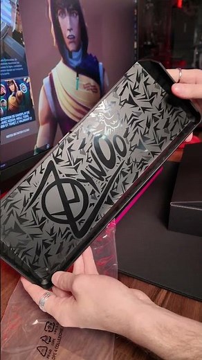 Le clavier du GOAT est magnifique... 🐐 (Unboxing ZywOo Asus ROG Falchion HFX)