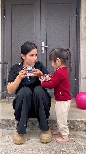 Super Cute Prank by a Little Girl Shocks Her Mom 🤣💖 #familyfun#viralvideo#babylove#kidsprank