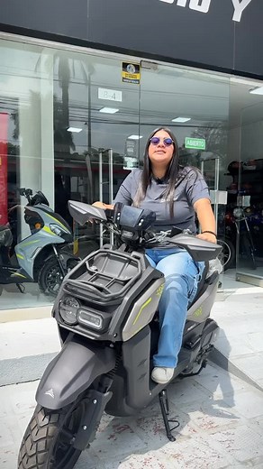 La SFRX es una moto 🛵excepcional: diseño único, gran comodidad y, al ser scooter, es increíblemente fácil de manejar. Perfecta para moverse por la ciudad con estilo y practicidad. | Fratelli global