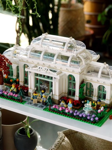 LEGO Ideas Botanical Garden: A Floral Escape