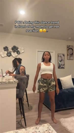 Sa’Niyah Amor ~ Sas.Sy 🥀 | Trying to do a dance trend while mom on conference call ( PRANK ON MY GOES WRONG 😝😂🤣🤦🏽‍♀️😩) | Instagram