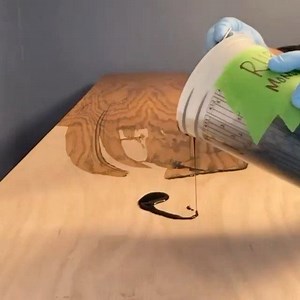 👉🏽 @pinksoulstudios 👈🏽 Applying #rubiomonocoat Oil Plus 2C in walnut really is this quick and easy. 💘 Ok, it’s not this quick but it’s definitely easy peasy. 👌🏽 | Rubio Monocoat USA