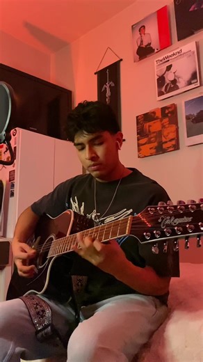 Con Tus Besos - Eslabón Armado: First Requinto Experience