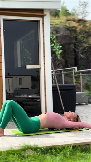 Feeling stressed after a long day? 🌿 Take 5 minutes to unwind with these simple Pilates exercises that you can do anywhere—using just a bath towel! 🧖‍♀️✨ Whether you’re at home, at the office, or traveling, these moves are perfect for releasing tension and finding your inner calm. Ready to feel refreshed? Join me for a quick stress-relief session and let’s get moving together! 💪 Want more workouts like this? Join my Facebook group where I share even more exercises and tips for a stress-free l