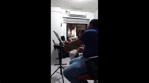 Thinking of learning guitar? This is your sign. 🎸 Start your guitar journey today—beginner friendly, all ages welcome. Message us to book your first session! #jbmusictutorials #guitarlessons #musiclessonsforallages | JB Music Tutorials