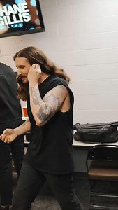 If you’re not the drummer, don’t touch the drumsticks. Don’t be like Will. Omaha, NE thanks for an unforgettable night! Grand Rapids, see you tonight 🤘🏽 | Beartooth