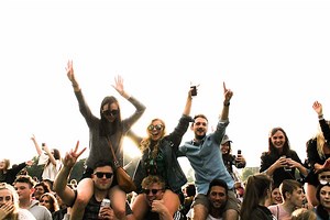 Large Group Activities - Fun Icebreaker Ideas & Activities