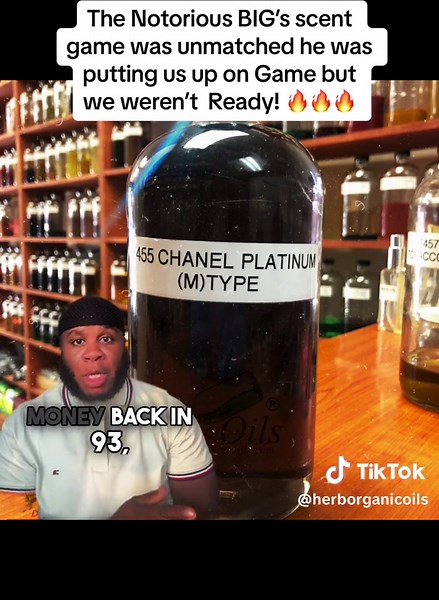 F455 🅲🅷🅰🅽🅴🅻 Platinum(M)Type . . . . #classic #herborganicoils #perfumeoils #brooklyn #90snostalgia #sexapeal #legend #boutique #newyorks #culture