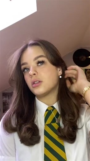 Blowup Hair Tutorial with Tallulah: Styling Short Layers