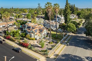 Living in the Oval Neighborhood of Visalia, CA