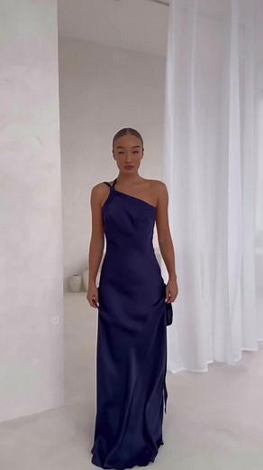 Arcina Ori Monique Gown in Navy: Elegant Fashion