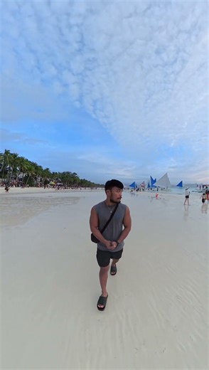 So very white sand in a low tide time in Boracay Beach!