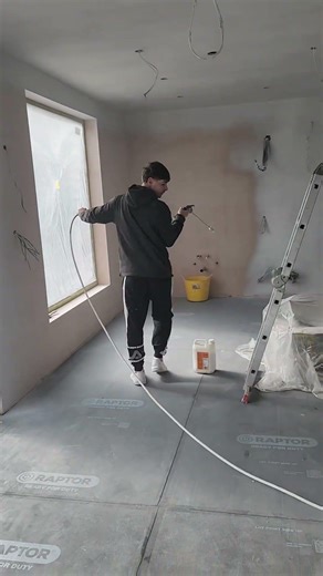 “Mist coating with the Wagner… no rollers, no mess, just results 👀🔥Game changer or not?”